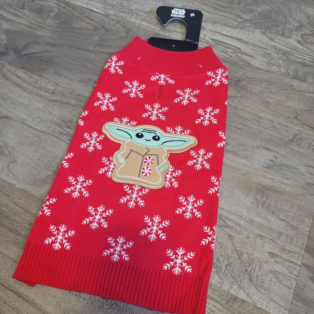 STAR WARS MANDALORIAN DOG BABY YODA CHRISTMAS SWEATER. NEW WITHOUT TAGS MEDIUM